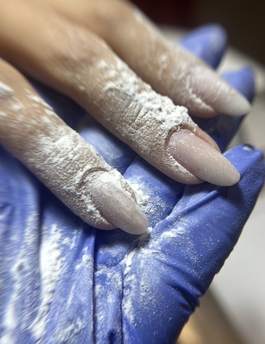 Renforcement gel des ongles par Nail Tech Studio